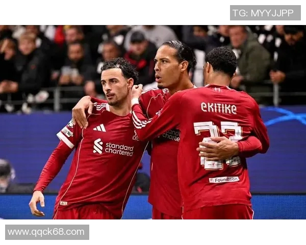 双子座男足球明星盘点他们在绿茵场上的传奇表现与魅力